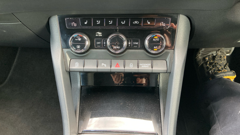Skoda Karoq 1.5 TSI Sport Line 4x4 5dr DSG Petrol Estate